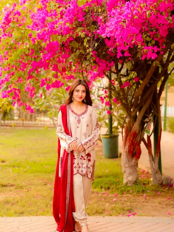 Elegant_White_&_Red_Embroidered_Pakistani_Salwar_Suit_with_Dupatta