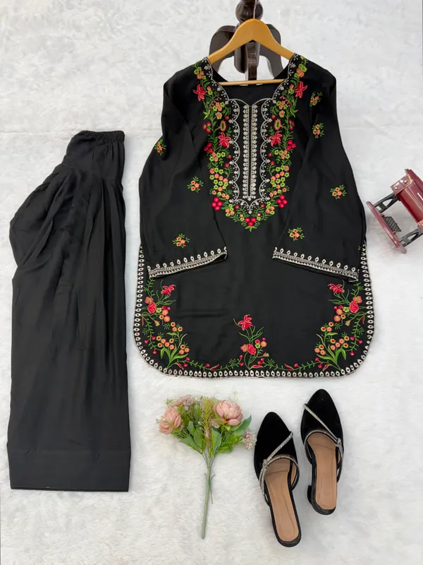Luxury_Black_Party_Wear_Patiala_Suit
