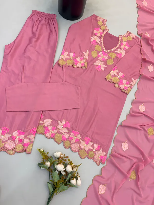 Luxury_Dusty_Pink_Party_Wear_Pakistani_Suit