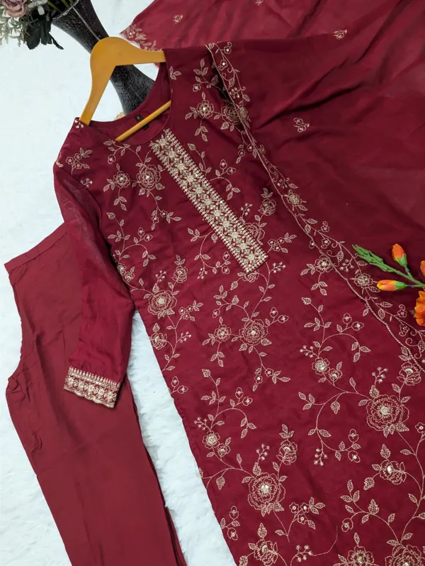 Maroon_Cotton_Embroidered_Kurta_Set_For_Women