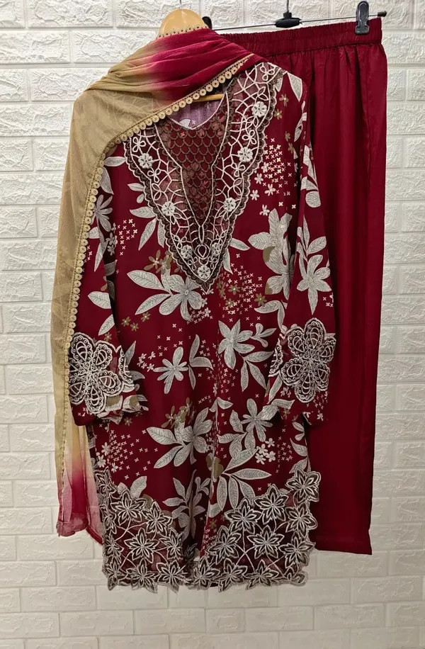 Maroon_Floral_Printed_Embroidered_Kurta_Set_With_Dupatta