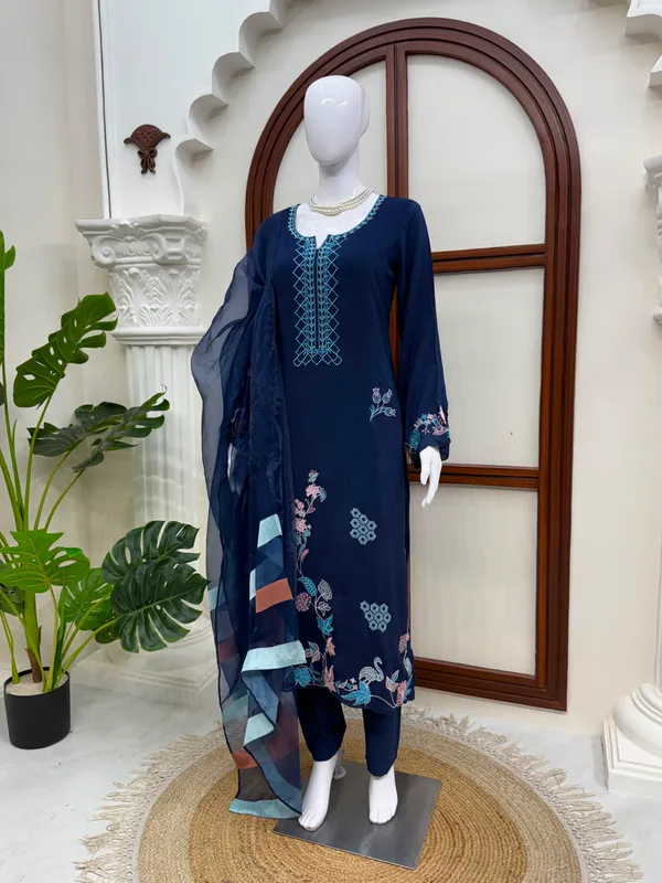 Midnight_Bloom_Embroidered_Abaya_Set