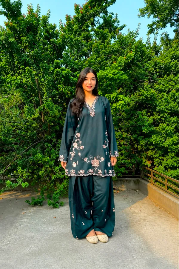 Midnight_Bloom_Embroidered_Kurta_Set