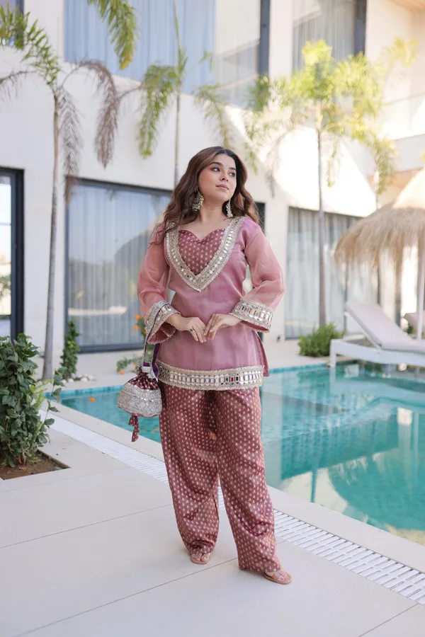 Royal_Dusty_Rose_Punjabi_Suit_for_Women