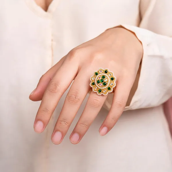 Emerald_heirloom-_Green_Kundan_Ring_For_Women