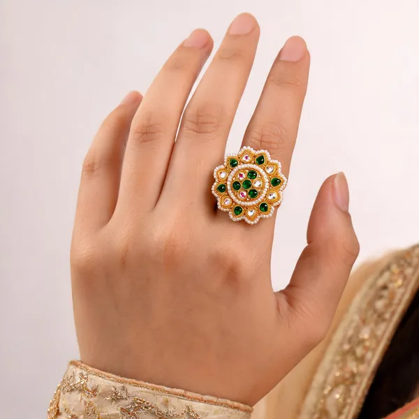 Emerald_heirloom-_Green_Kundan_Ring_For_Women