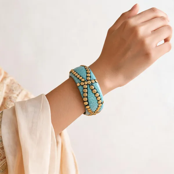 Aquarelle_Sky_Resin_Studded_Wide_Bangle_For_Women