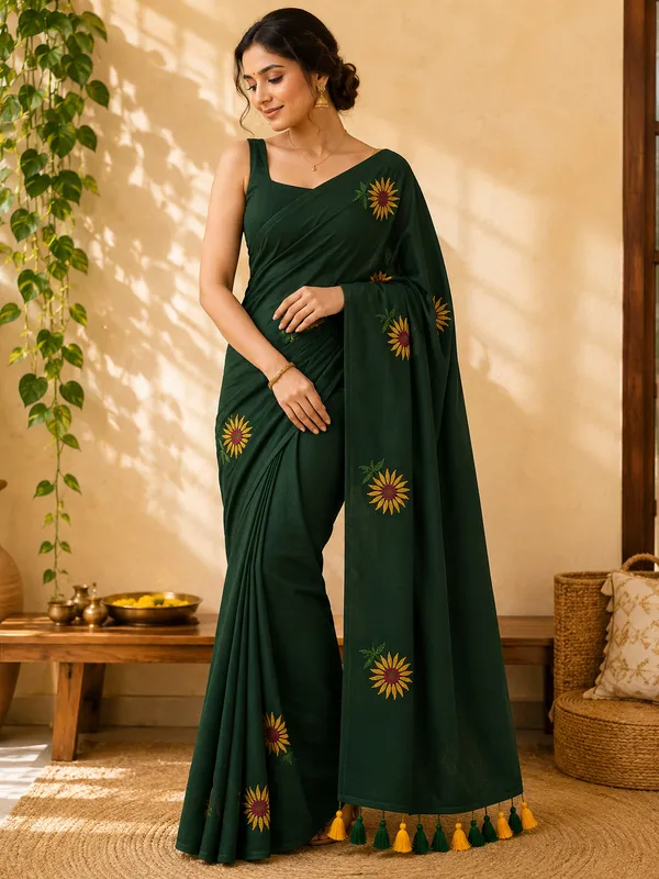 Dark_Green_Mul_Cotton_Embroidered_Saree_For_Women