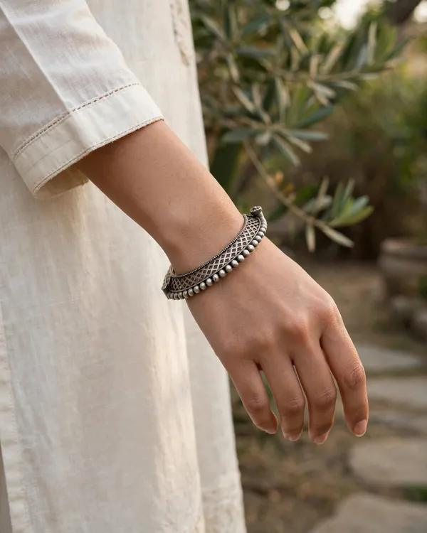 Adjustable_Brass_Jaali_Silverlook_Bangle_(2.4_-2.6)
