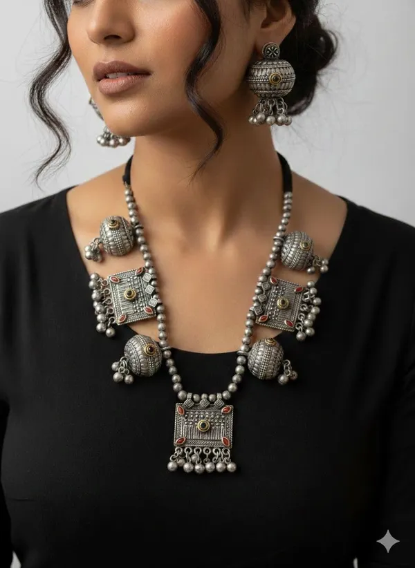 Oxidised_Silver_Necklace_And_Earrings_Set