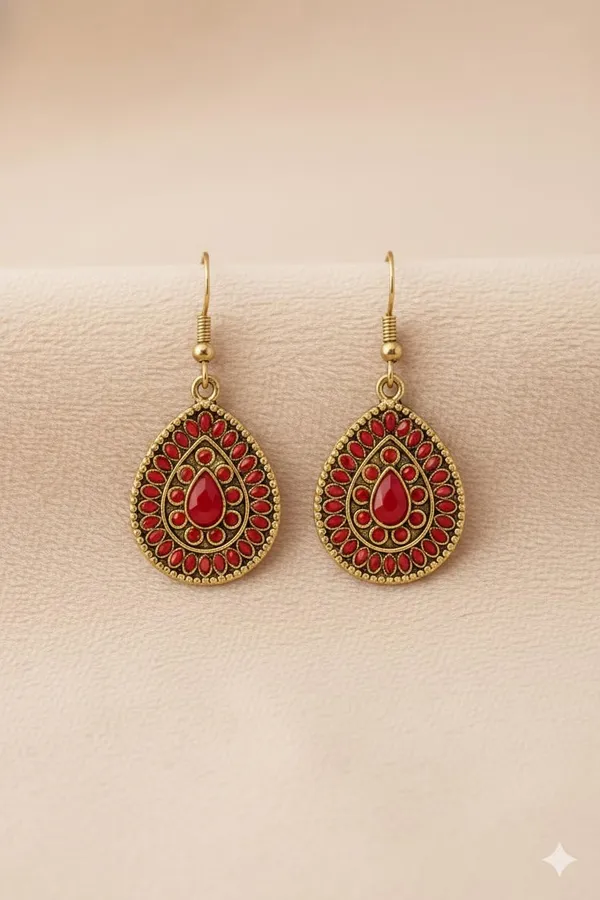 Layered_Necklace_Set_With_Earrings