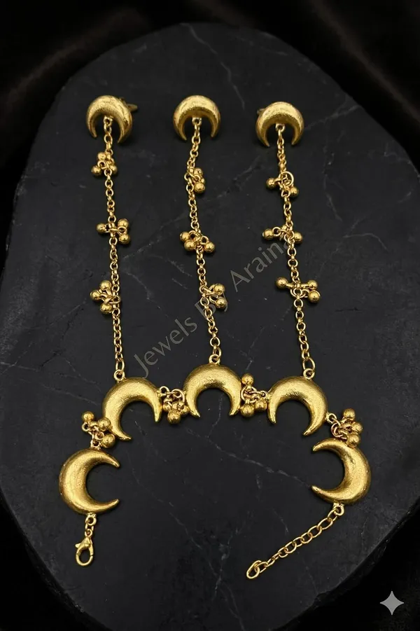 Crescent_Moon_Hath_Phool_Hand_Harness_With_Finger_Rings