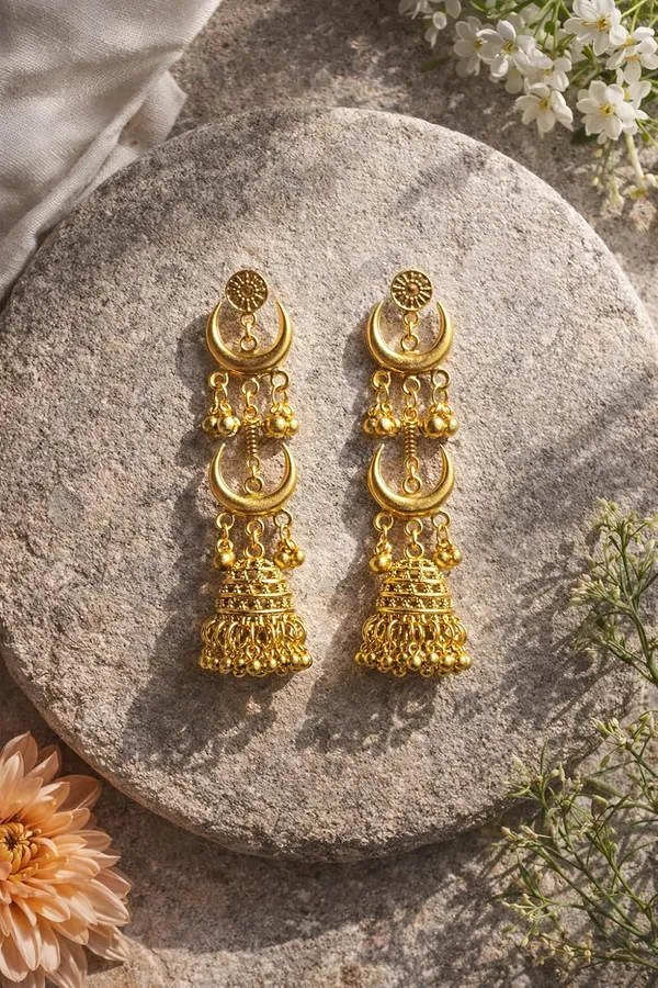 Crescent_Moon_Jhumka_Earrings_With_Ghungroo