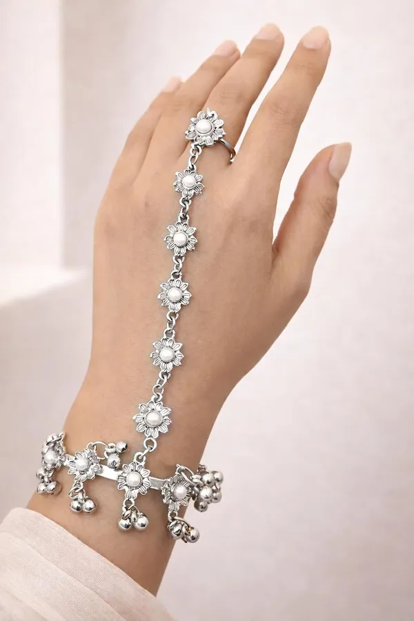 Hand_Harness_With_Ring_And_Bangle