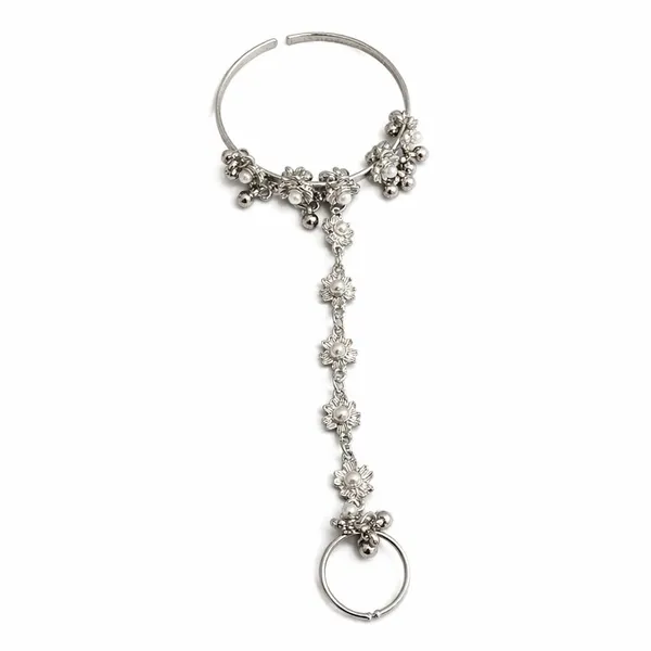 Hand_Harness_With_Ring_And_Bangle