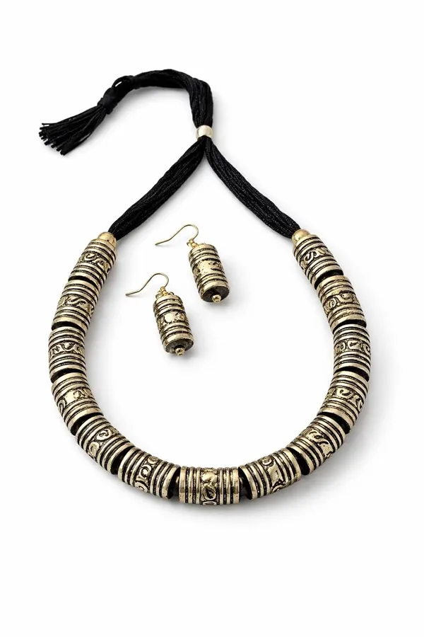 Beaded_Necklace_Set_With_Earrings