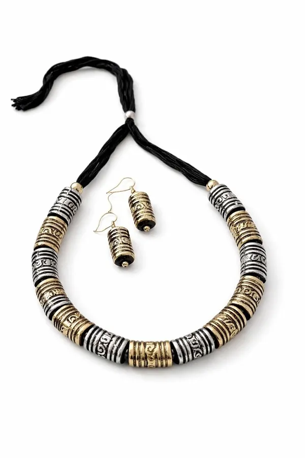 Beaded_Necklace_Set_With_Earrings