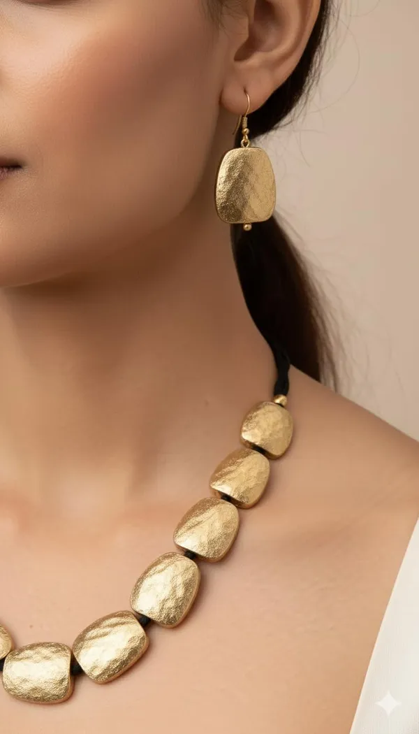 Oxidised_Gold_Tone_Necklace_Set_With_Earrings
