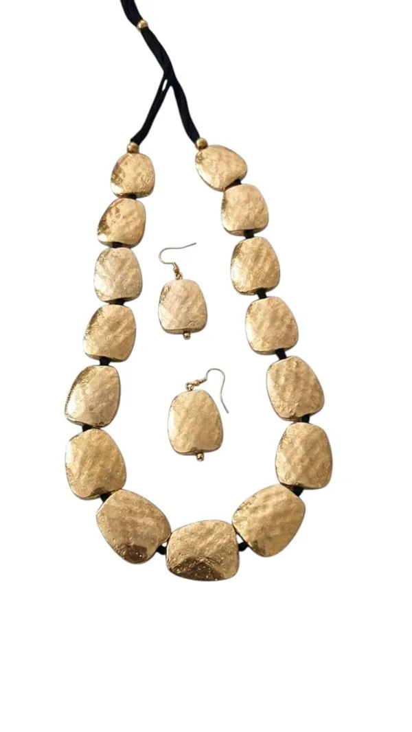 Oxidised_Gold_Tone_Necklace_Set_With_Earrings