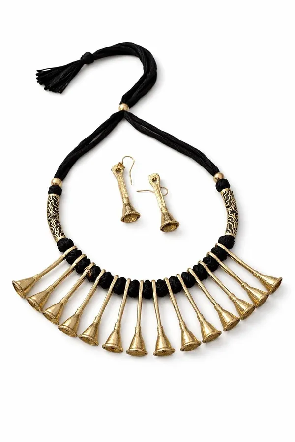Choker_Necklace_Set_With_Earrings