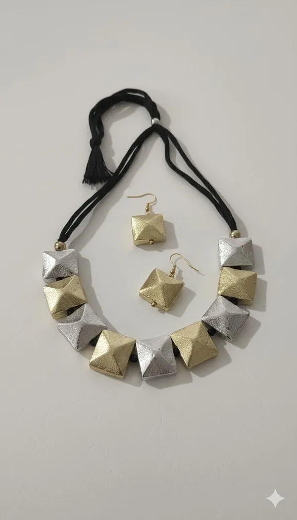Oxidised_Choker_Necklace_Set_With_Earrings