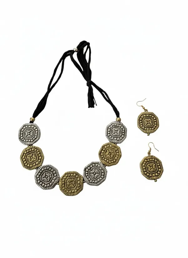 Oxidised_Dual_Tone_Choker_Necklace_Set_With_Earrings