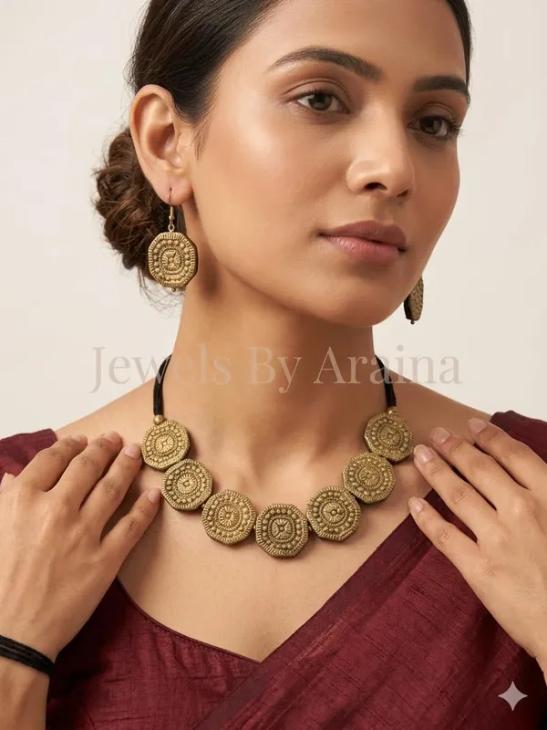 Choker_Necklace_Set_With_Earrings