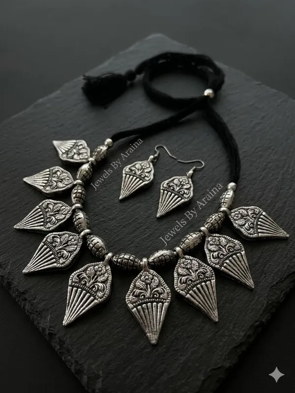 Oxidised_Statement_Necklace_Set_With_Earrings