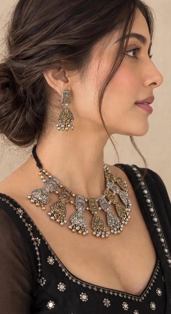 Dual-Tone_Oxidised_Necklace_Set_with_Earrings