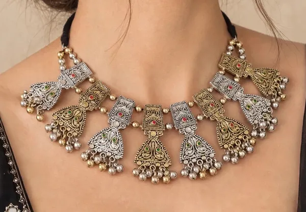 Dual-Tone_Oxidised_Necklace_Set_with_Earrings