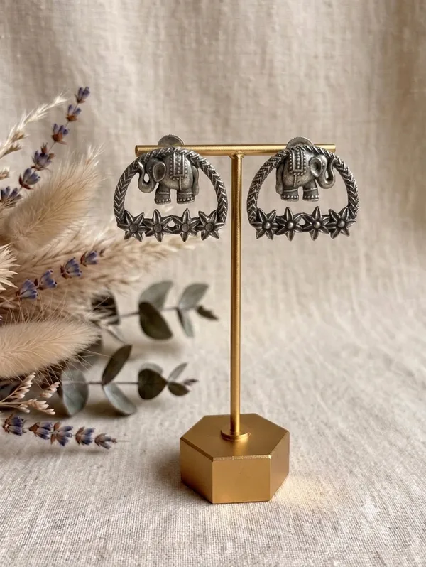 Silver-Look_Elephant_Motif_Stud_Earrings