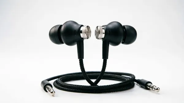 ARISHA_CREATIVE_UBON_B4_Wired_Earphone_with_Mic_-_Black