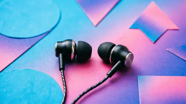 ARISHA_CREATIVE_UBON_B4_Wired_Earphone_with_Mic_-_Black