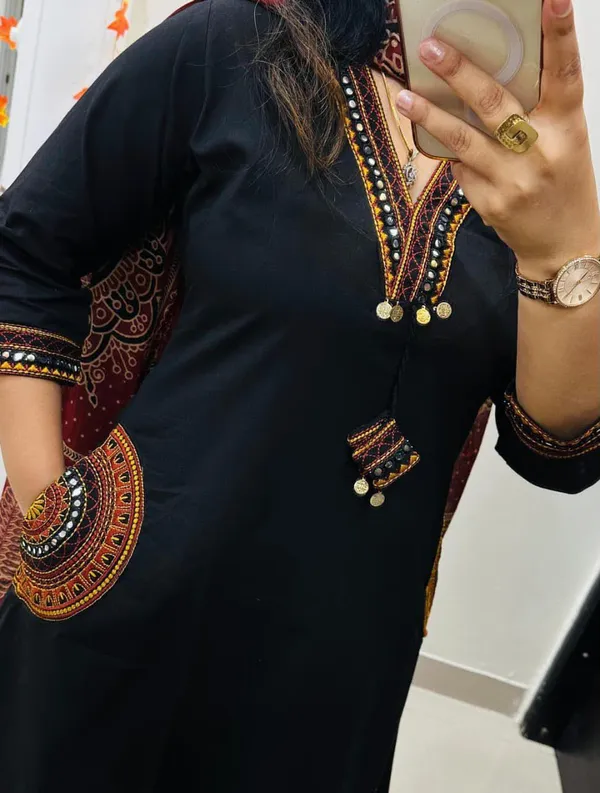 Elegant_Black_Embroidered_Kurta_with_Maroon_Printed_Dupatta