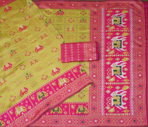 Lemon_Yellow_Jacquard_Silk_And_Kanjivaram_Silk_Premium_Saree_For_Women