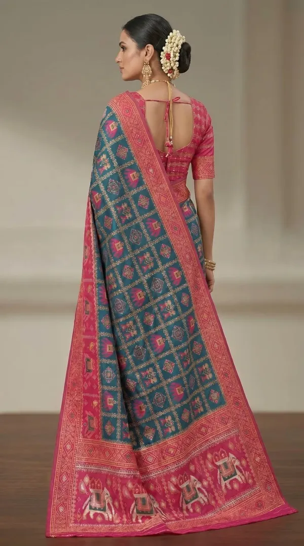 Mor_Peach_Jacquard_Silk_And_Kanjivaram_Silk_Premium_Saree_For_Women