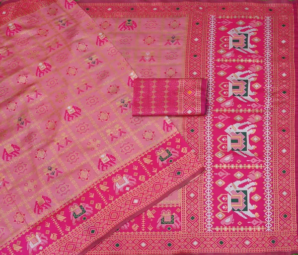 Peach_Jacquard_Silk_And_Kanjivaram_Silk_Premium_Saree_For_Women