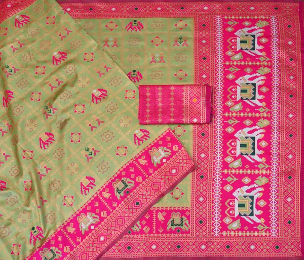 Pista_Green_Jacquard_Silk_And_Kanjivaram_Silk_Premium_Saree_For_Women