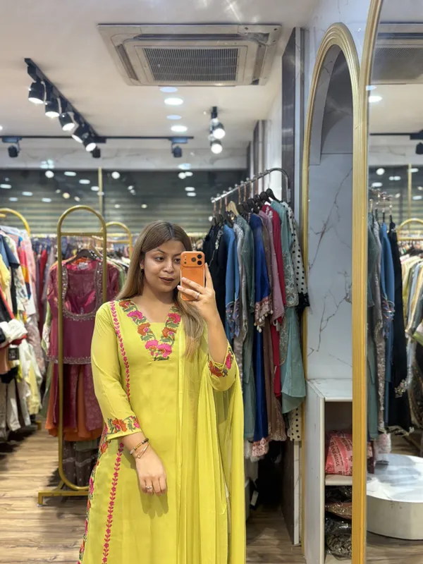AARNA_-_Mul_Chanderi_Aariwork_Suit