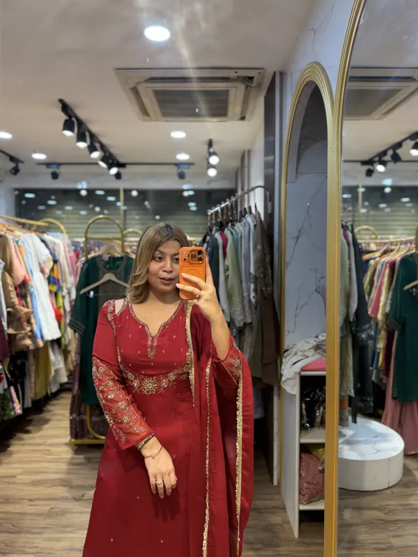 AVIRA_-_Chinon_Designer_Straight_Suit_With_Handwork