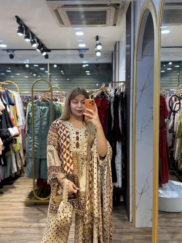 FALAK_-_Crepe_4_Piece_Set_With_Potli