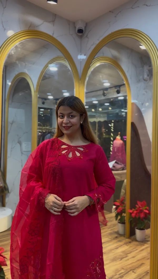 ISHARA_-_Magenta_Mul_Cotton_Cutwork_Suit_With_Handwork