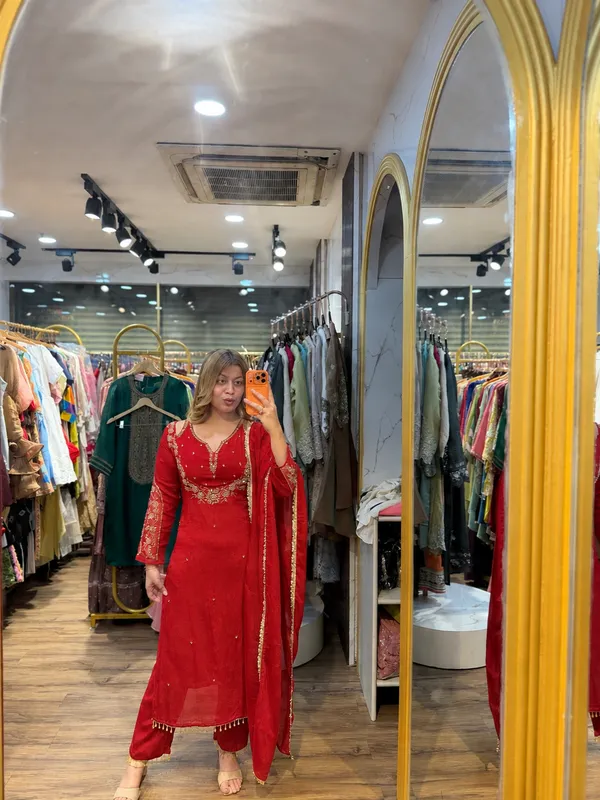 AVIRA_-_Chinon_Designer_Straight_Suit_With_Handwork
