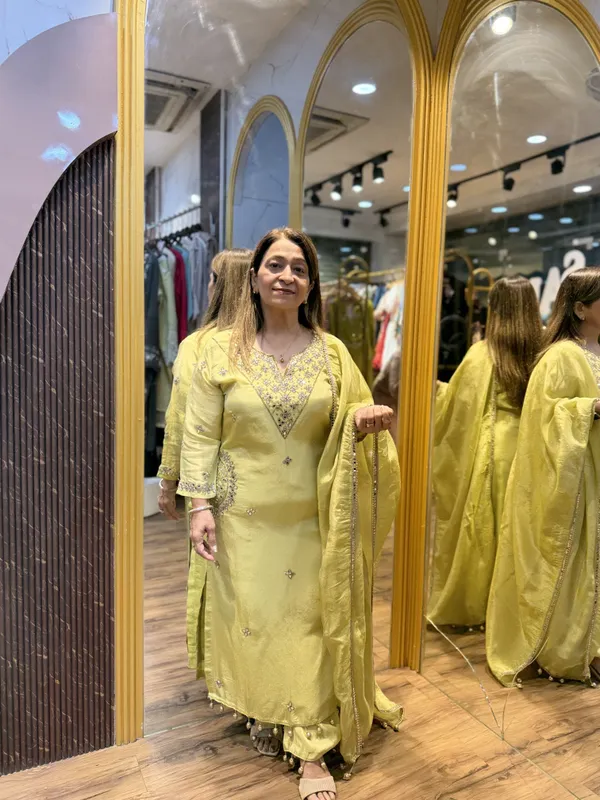 TARA_-_Mirrorwork_Suit_Set_with_Pockets