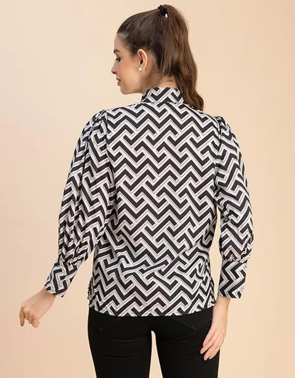 Black_And_White_Chic_Stripe_Folded_Band_Neck_Top