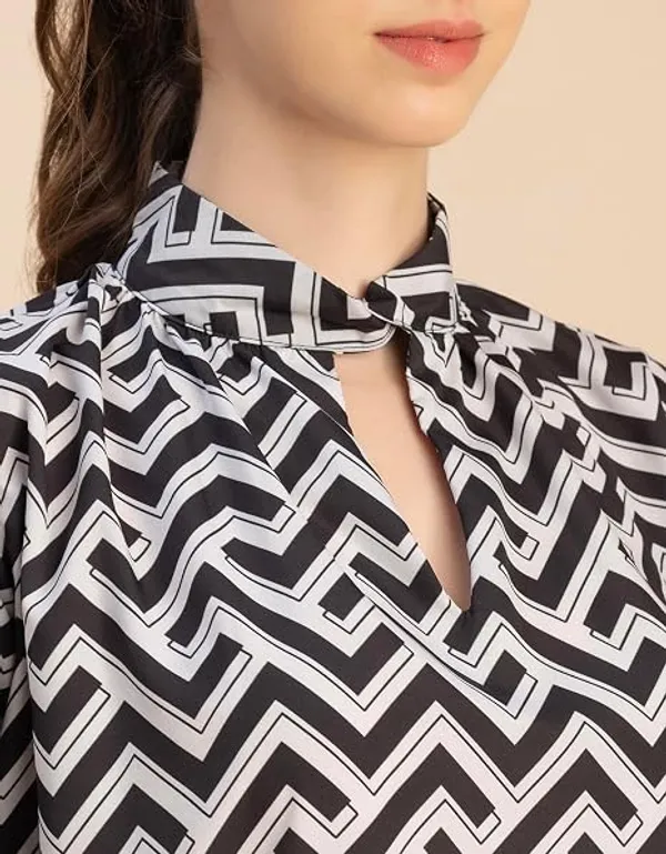 Black_And_White_Chic_Stripe_Folded_Band_Neck_Top