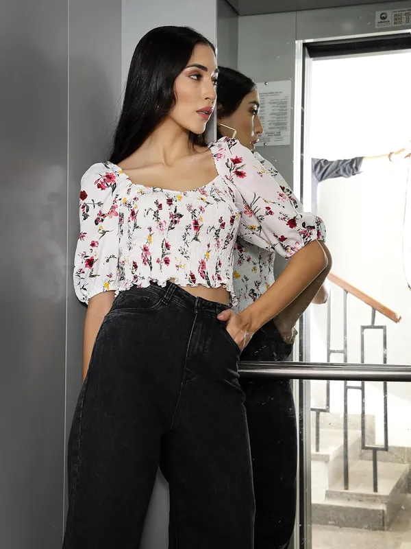 White_Womens_Smocked_Crop_Top_With_Puff_Sleeves