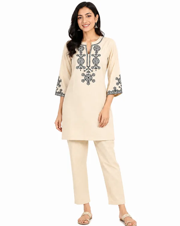 Off_White_Cotton_Kurta_Pant_Set_For_Women