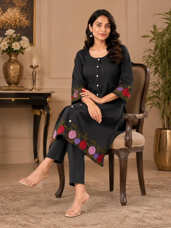 Black_Cotton_Kurta_Pant_Set_For_Women