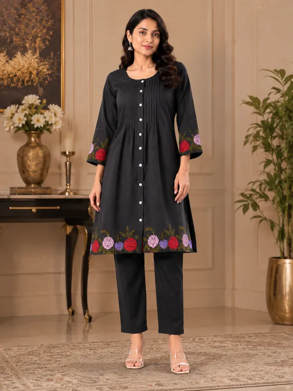 Black_Cotton_Kurta_Pant_Set_For_Women